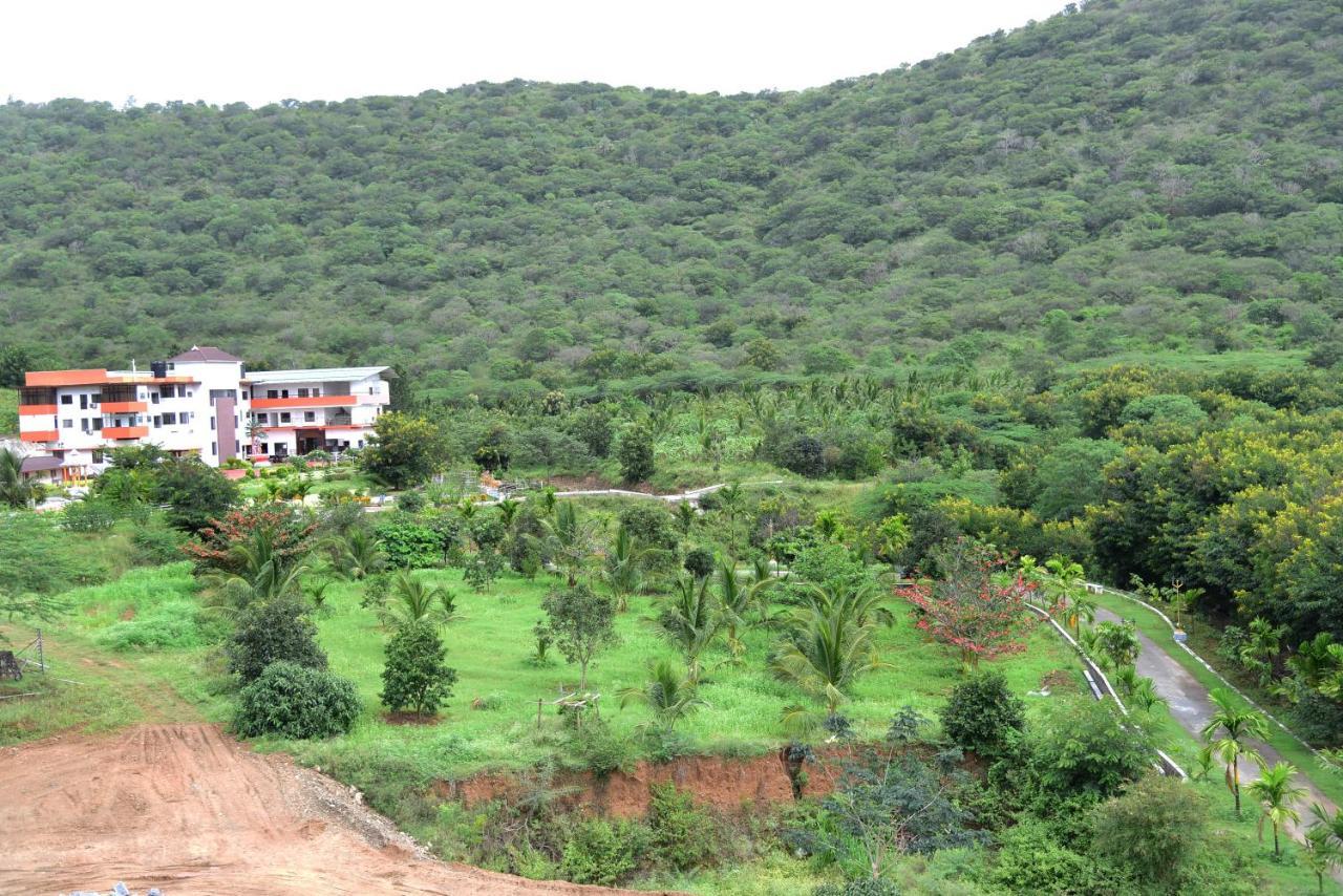 Nirvana Holistic Living Varagampadi Dış mekan fotoğraf